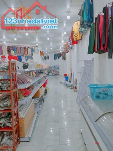 Bán nhà 2 lầu mặt tiền đường 30/4 trung tâm Biên Hoà. 260m sổ riêng full thổ cư. Giá 20tỷ - 1