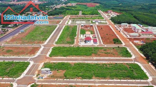 Bán đất 250m2 có 100 thổ cư, giá 340tr, cách trung tâm HC 400m. đường 10m - 1