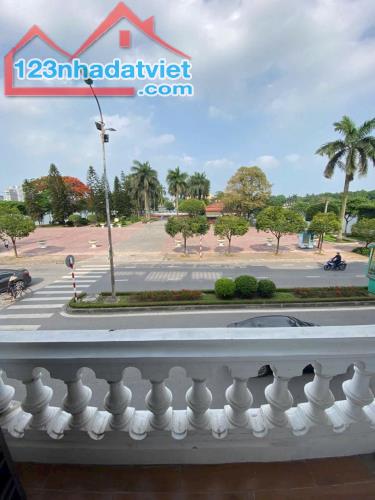 Bán nhà 3 tầng mặt đường Thanh Niên, view hồ Bạch Đằng, TP HD, mt 4.64m, vị trí đắc địa - 1