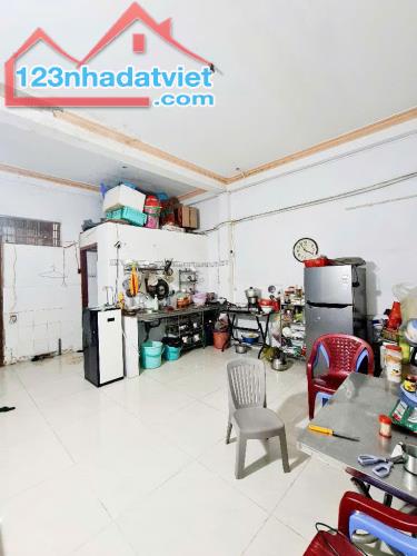 Nhà mặt tiền đường số 79 Tân Quy, Quận 7, khu kinh doanh sầm uất, DT 4.7 x18.7M. Giá 17 tỷ - 2