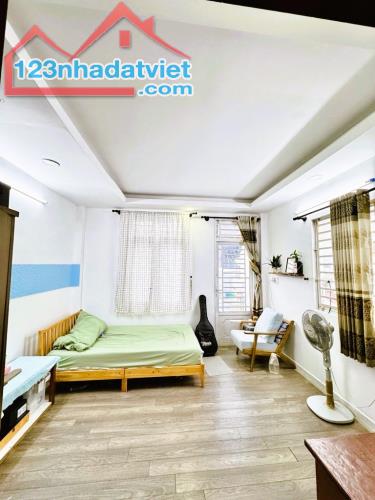 4x TỶ - 3 TẦNG MỚI ĐEP - DT 36 M2 (4 x 9) - HẺM THẲNG TRỤC - NGUYỄN VĂN ĐẬU - CHỢ CÂY QUÉO - 3