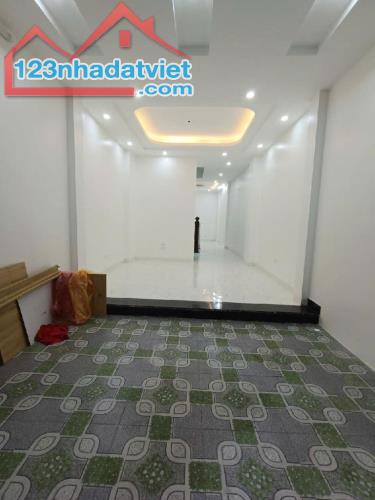 Nhà Lương Yên, Hai Bà Trưng, sổ đỏ 46m2; 8,1 tỷ