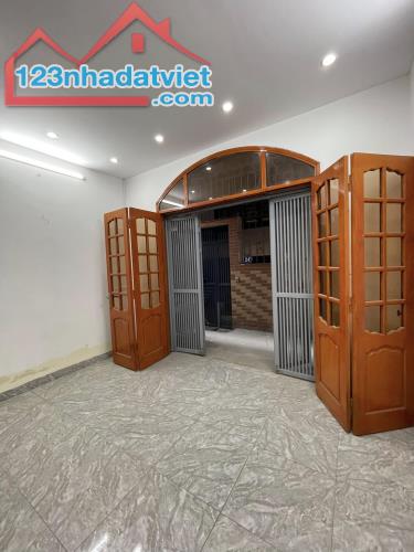 NHÀ TRƯƠNG ĐỊNH 40M2*4T, MT RỘNG, NGÕ XE MÁY TRÁNH - 5