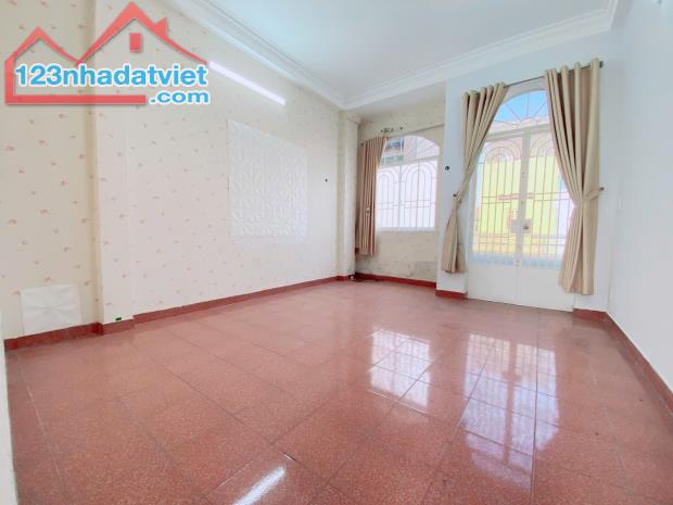 THÍCH QUẢNG ĐỨC - HẺM NHỰA Ô TÔ THÔNG - NHÀ ĐẸP 4 TẦNG 3PN - CHỈ NHỈNH 6 TỶ - 1