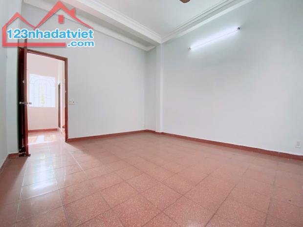 THÍCH QUẢNG ĐỨC - HẺM NHỰA Ô TÔ THÔNG - NHÀ ĐẸP 4 TẦNG 3PN - CHỈ NHỈNH 6 TỶ - 3