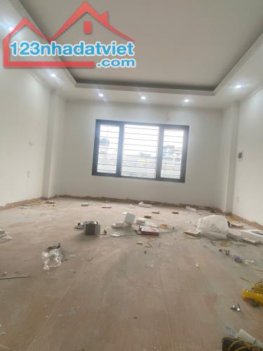 Bán nhà Ngõ Tân Lạc. 37m2-5tang thang máy, sau nhà mặt phố. - 3