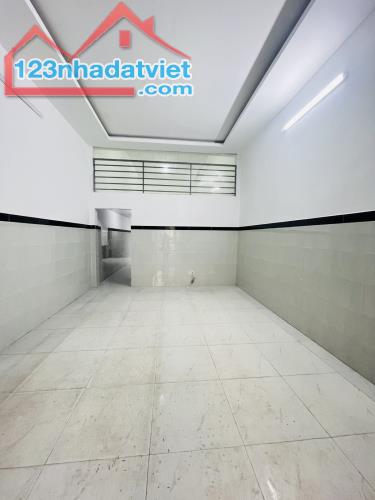 Bán nhà MẶT TIỀN HT 18 - NGAY CHỢ DÃN DÂN - QUẬN 12. 👉 78M2 👉 5.95TỶ👈 Kết cấu nhà C4 có - 1