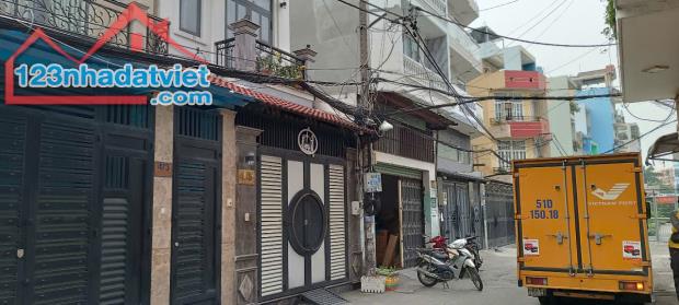 Nhà 4x18m, ô tô đậu cửa, cạnh Vietcombank Tây Thạnh, 5.6 tỷ