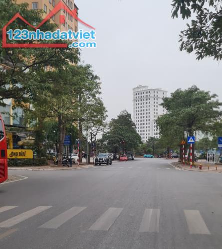 BÁN ĐẤT GIANG BIÊN–LÔ GÓC–NỞ HẬU –Ô TÔ VÀO TẬN NƠI-KHU VỰC TRUNG TÂM-TIỆN ÍCH-40M-4,6 TỶ - 2