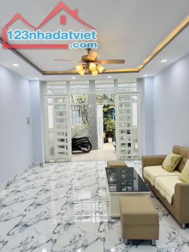 PMH 803.44.9A Huỳnh Tấn Phát (Khu phố 2) 64 2 4/4.3 13 6.39 tỷ Phú Thuận Quận 7 - 1