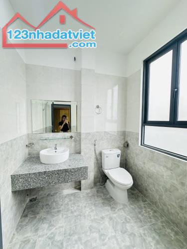 PMH 803.44.9A Huỳnh Tấn Phát (Khu phố 2) 64 2 4/4.3 13 6.39 tỷ Phú Thuận Quận 7 - 4