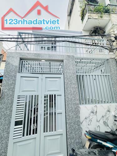 PMH 803.44.9A Huỳnh Tấn Phát (Khu phố 2) 64 2 4/4.3 13 6.39 tỷ Phú Thuận Quận 7 - 5