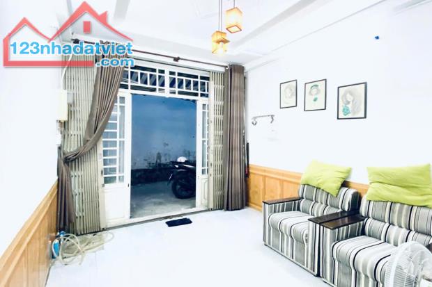 Bán nhà hẻm gần mặt tiền, Đường Số 1, Gò Vấp, 3.2 x 8m, 24 m², 2 PN - Giá 3.25 tỷ TL - 1