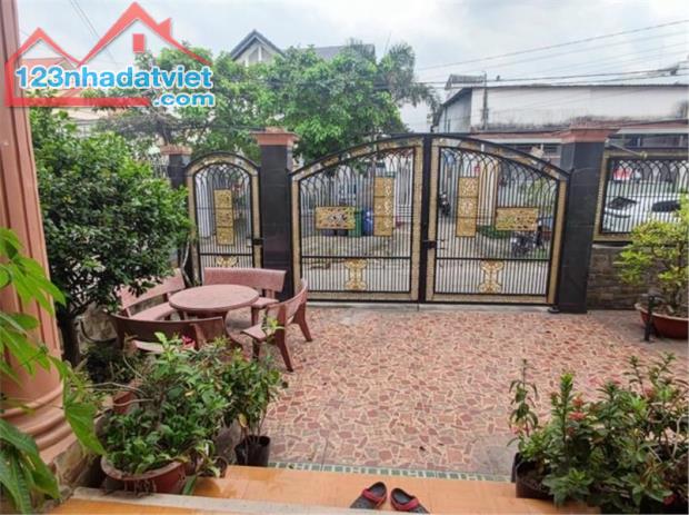 Biệt thự pháp lý chuẩn Phạm Văn ĐồngThủ Đức, 15x20m, 6 Phòng Ngủ, Hồ Bơi, Giá Chỉ 14 Tỷ!