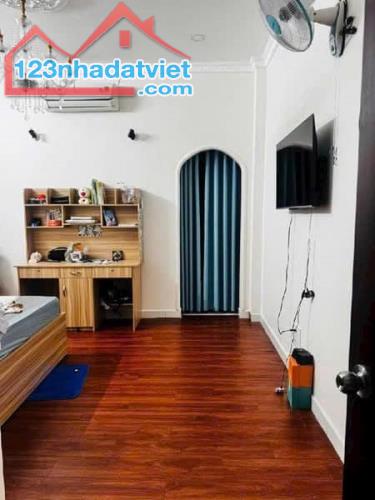 CĂN NHÀ BỀ THẾ - 4 TẦNG SÂN THƯỢNG - DTSD : 214M2 - 5PN - 1/ #HÀ_HUY_GIÁP HXH NGỦ NHÀ -