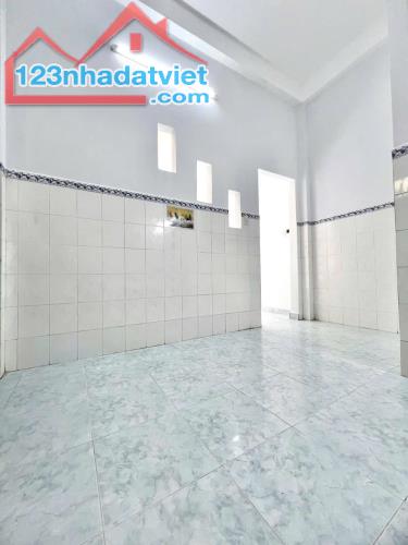 HẺM OTO LÔ GỐC - CÁCH 1 CĂN RA MẶT TIỀN HẬU GIANG NGAY KHU VIP HIM LAM Q6- 4,5x10M - 3 TẦN - 2