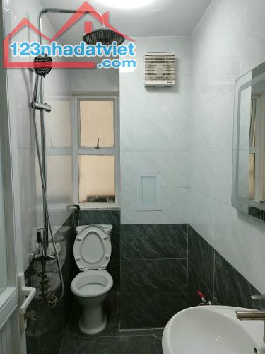 Bán nhà Lý Thường Kiệt, 40m2 x mặt tiền 4m, 12.9 tỷ, gần mặt phố, ngõ rộng thoáng - 2