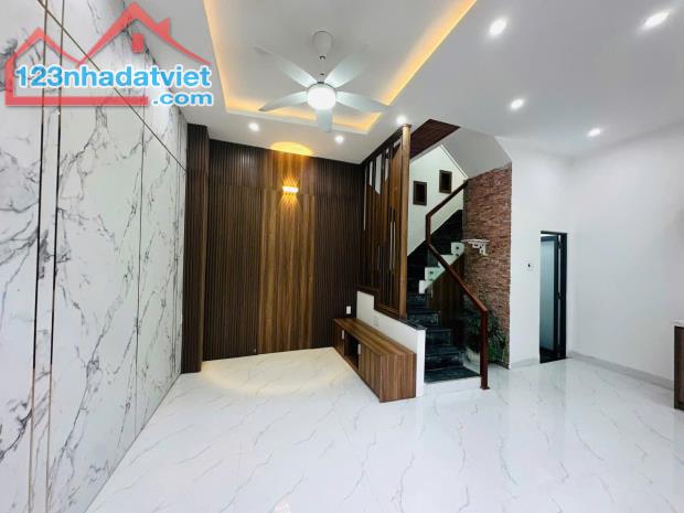 # Nhà Kiệt 2.5m Hoàng Diệu K338, 31m2, 2 tầng sạch đẹp, 2PN 2WC, ở ngay, nhỉnh 2 tỷ - 1