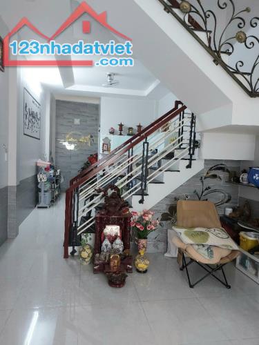 BÁN NHÀ 3 TẦNG HẺM 7M ĐƯỜNG NGUYỄN VĂN KHỐI. PHƯỜNG 9 .GV ..DT 90M 💸💸💸 7.9 TỶ + 4 X 22 - 2