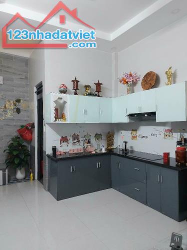 BÁN NHÀ 3 TẦNG HẺM 7M ĐƯỜNG NGUYỄN VĂN KHỐI. PHƯỜNG 9 .GV ..DT 90M 💸💸💸 7.9 TỶ + 4 X 22 - 3