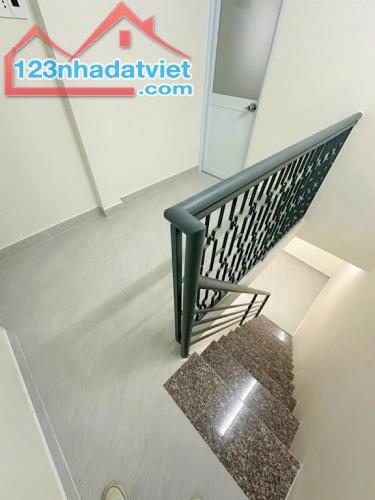 Hoa hồng nhận đủ 42tr, Bán nhà quận 1 ngay góc đường Cống Quỳnh và Phạm Viết Chánh, số - 1