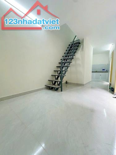 Hoa hồng nhận đủ 42tr, Bán nhà quận 1 ngay góc đường Cống Quỳnh và Phạm Viết Chánh, số - 4