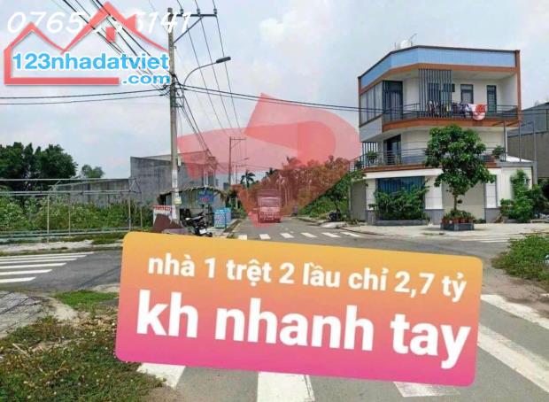 Hot Hot Hot ! Cần bán gấp nhà đẹp 65m², vị trí đắc địa gần Vinhomes chỉ với 2,7 tỷ! - 1