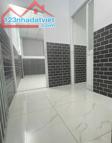 Cho thuê nhà diện tích 4x9, hẻm 2.5m, Đường Trần Văn Đang, Quận 3.