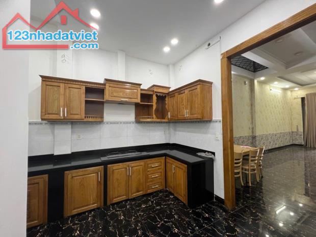 Mua Bán nhà Lê Đình Cẩn, 66m2, 3 tầng, 4 phòng ngủ, đường 8m xe tải quay đầu. Hoàn công đủ