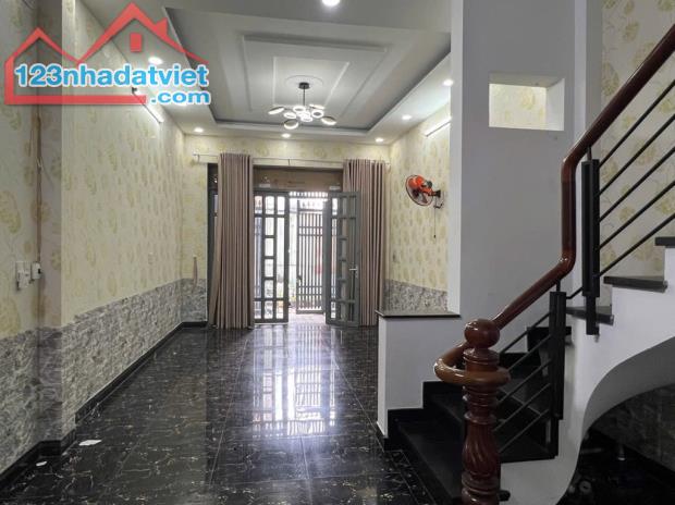 Mua Bán nhà Lê Đình Cẩn, 66m2, 3 tầng, 4 phòng ngủ, đường 8m xe tải quay đầu. Hoàn công đủ - 1