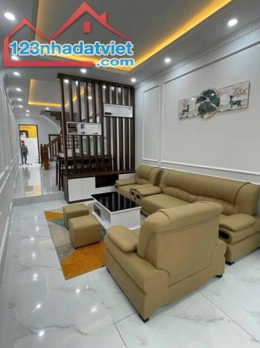 Bán nhà đẹp ô tô dừng đỗ ngày đêm Ngọc Thụy Long Biên 43m 5 tầng hơn 8 tỷ full nội thất - 2