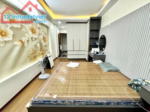 SIÊU HIẾM - Bán nhà đường Lê Trọng Tấn, Thanh Xuân. DT: 30m, 5 tầng. Giá: 6 tỷ 6 - 2