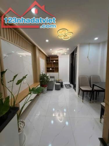 VG1SH6 🏠 Nhà Đẹp Sẵn Sàng Đón Bạn - Ngõ Xe 3 Bánh Đua, Sổ Đẹp, Không Gian Lý Tưởng Hai Bà Trưng