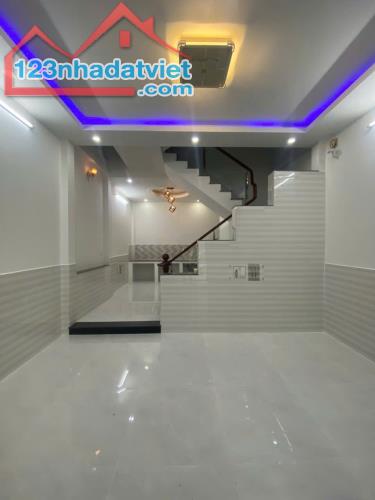 NHÀ BƯNG ÔNG THOÀN,PHƯỜNG PHÚ HỮU, TP THỦ ĐỨC - 50M2, NGANG 4.8M - 3 TÂNG,4PN - GIÁ 4.9TY - 1