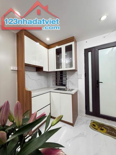 Cần bán nhà 3 tầng Khâm Thiên, 22m2, 3 ngủ, 2 vệ sinh, 3.2 tỷ - vị trí đẹp, ngõ nông, sổ - 2