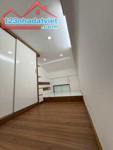 Cần bán nhà 3 tầng Khâm Thiên, 22m2, 3 ngủ, 2 vệ sinh, 3.2 tỷ - vị trí đẹp, ngõ nông, sổ - 4