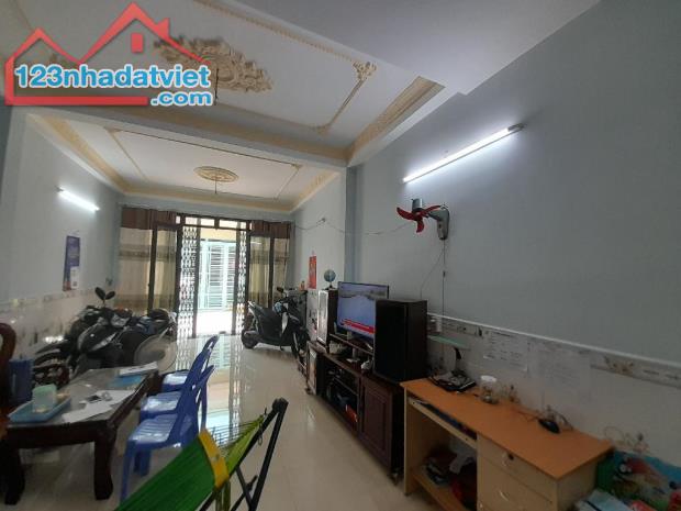 Mua Bán nhà Lê Văn Qưới, 4x16m, 3phòng ngủ, ô tô đậu trước nhà, khu an ninh, chủ gấp bán. - 1