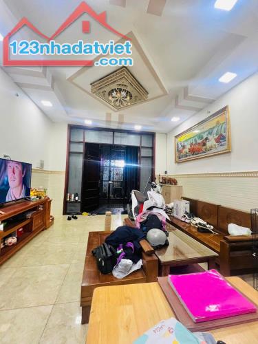 Bán nhà Nguyễn Thái Bình Phường 4 Tân Bình 51m2, HXH, 3 tầng, giá chỉ 5,6 tỷ TL - 1