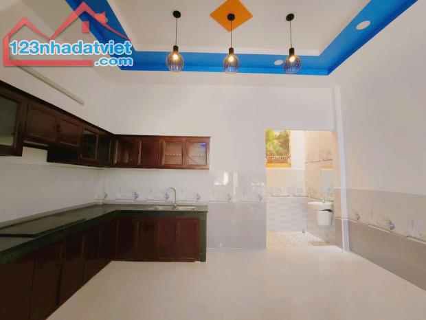 Nhà Đã Hoàn Công 3PN (5x15m). MT đường nhựa 14m. SHR - 3