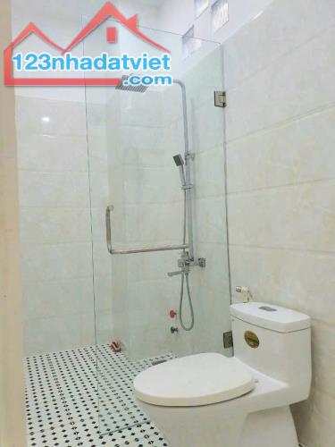 Cho thuê NHÀ MẶT TIỀN, diện tích 4x15, Đường Hoàng Hoa Thám, Quận Phú Nhuận. - 5