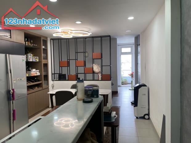 🏠 BÁN NHÀ 4 TẦNG ĐẸP, KINH DOANH ĐỈNH, HẺM XE HƠI TẠI TÂN BÌNH!  Diện tích: 60m²  Công nă - 1