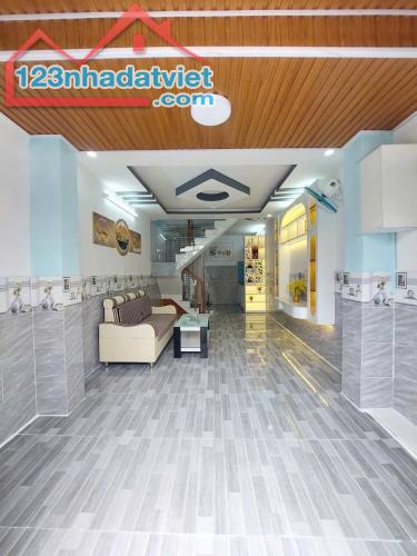 Bán nhà 1 trệt 1 lầu 4x15m2 dương đình cúc tân kiên bình chánh ! - 1