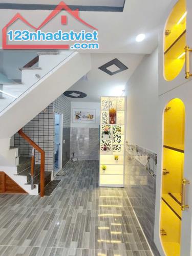 Bán nhà 1 trệt 1 lầu 4x15m2 dương đình cúc tân kiên bình chánh ! - 2