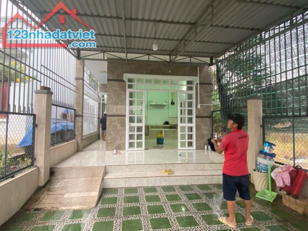 Bán nhà hẻm 47 Lý Thường Kiệt P Tân An Thị xã Lagi 3 phòng ngủ - 5