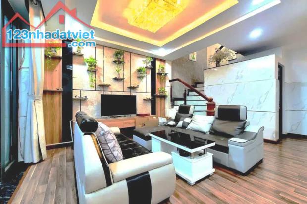 Nhà đẹp đường Phạm Văn Chiêu Phường 14, 59.4m² 4 Tầng, ngang lớn 7.7m - Giá 8.1 tỷ TL - 3