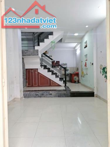 Bán nhà 52m2,2 tầng hẻm xe tải ,p Trường  Thọ ,Thủ Đức chỉ 5 ,2 tỉ