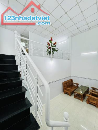 ♣ Nhà Kiệt 2.5m gần 1281 Nguyễn Tất Thành 75m2, gác đúc 3Pn, 2.58 tỷ - 2