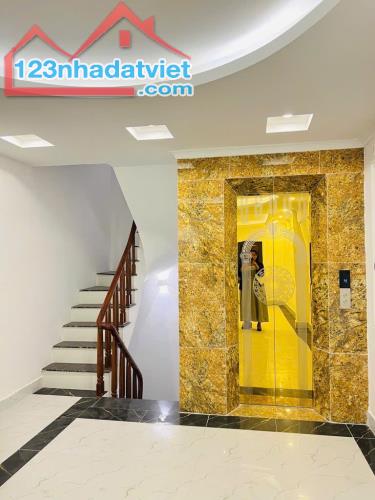 BÁN NHÀ LÊ THANH NGHỊ , Ở LUÔN, LÔ GÓC, THANG MÁY, 43M2 GIÁ CHỈ 8.X TỶ - 1