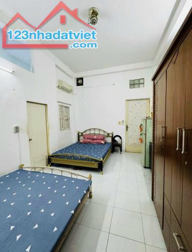 Bán nhà 4 tầng hẻm xe hơi Dương Bá Trạc Q8. 73m2 ngang gần 4m dài 21m, 5PN chỉ 11ty hơn TL - 4