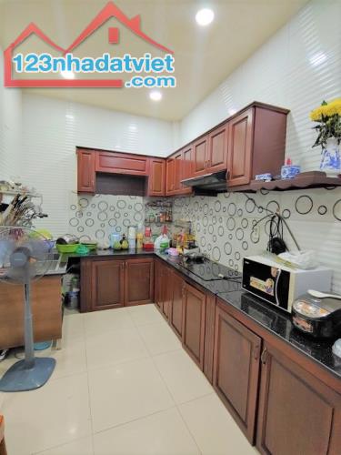 Nhà MTKD Phước Bình, 2 Tầng, ngang 4.5m, gần Global city, nhỉnh 4.5 tỷ - 1